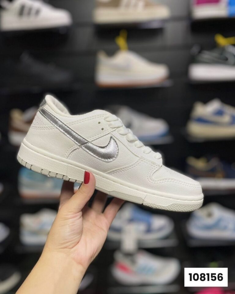 Nike Dunk Low SB Branco e Prata