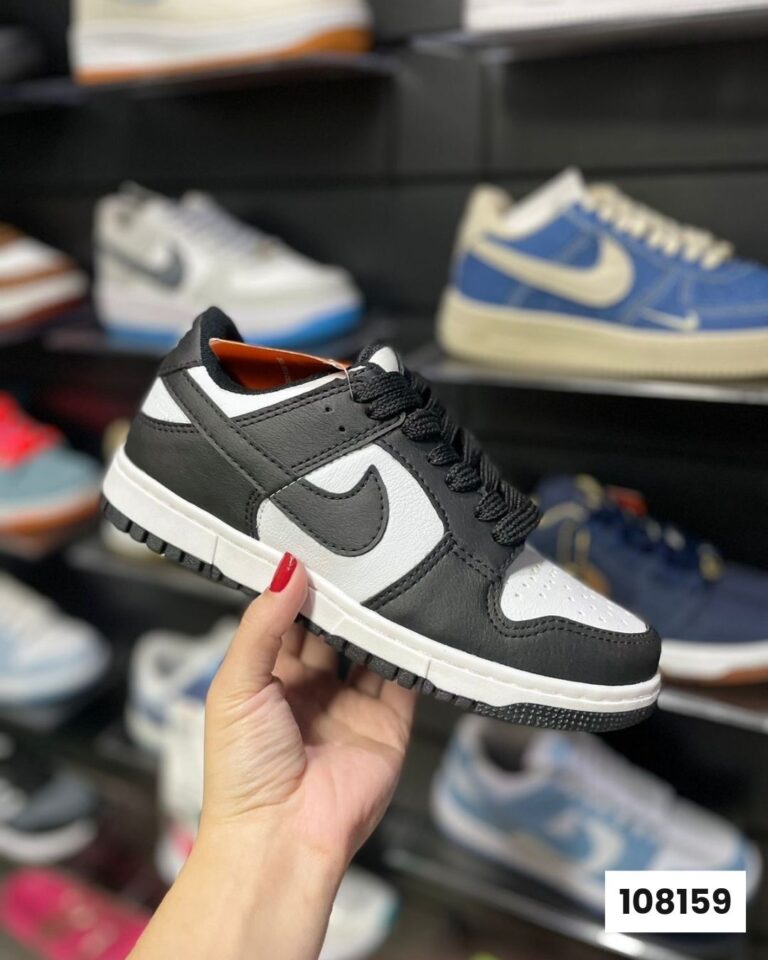 Nike Dunk Low SB Panda