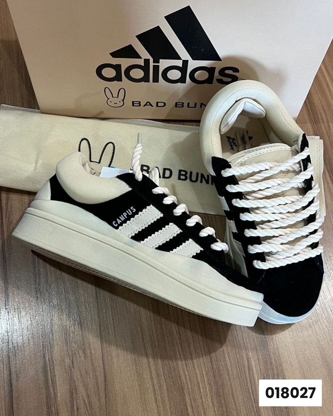 Adidas Bad Bunny Preto e Branco