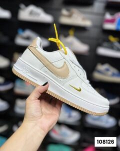 Nike Air Force Logan Amendoa