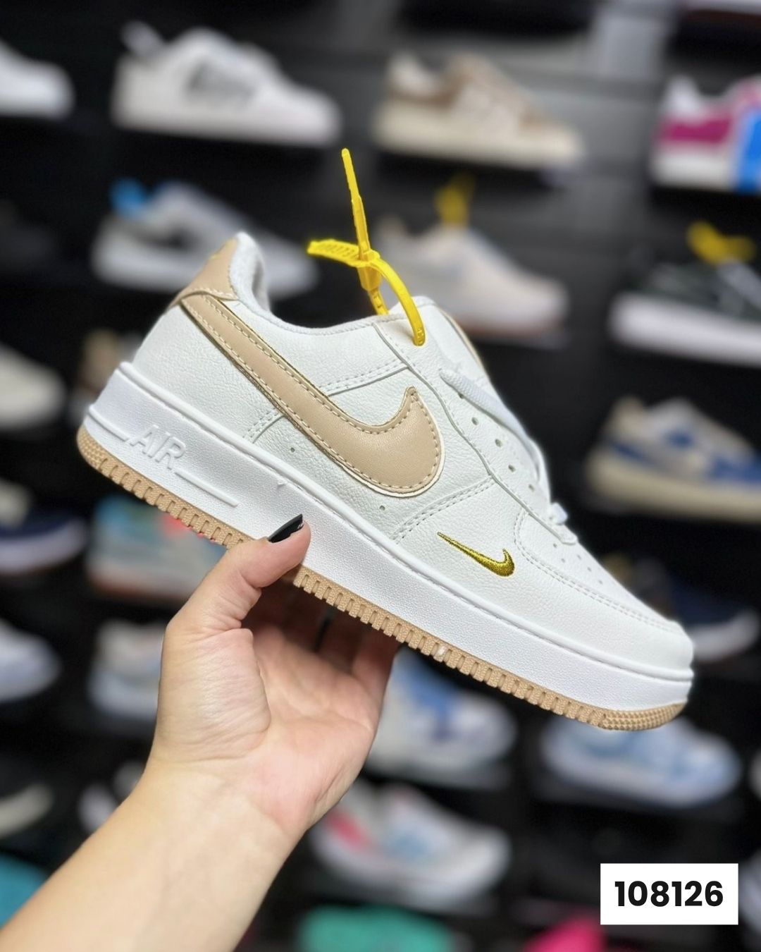 Nike Air Force Logan Amendoa