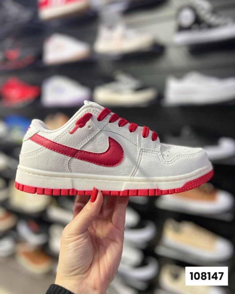 Nike Dunk Branco e Vermelho