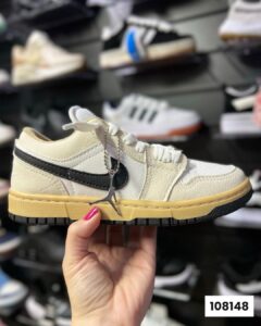 Nike Dunk Jordan Bege Preto