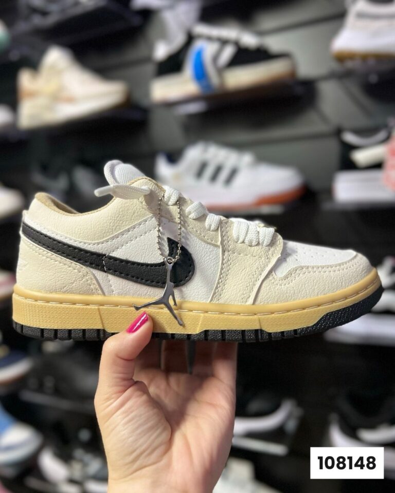 Nike Dunk Jordan Bege Preto