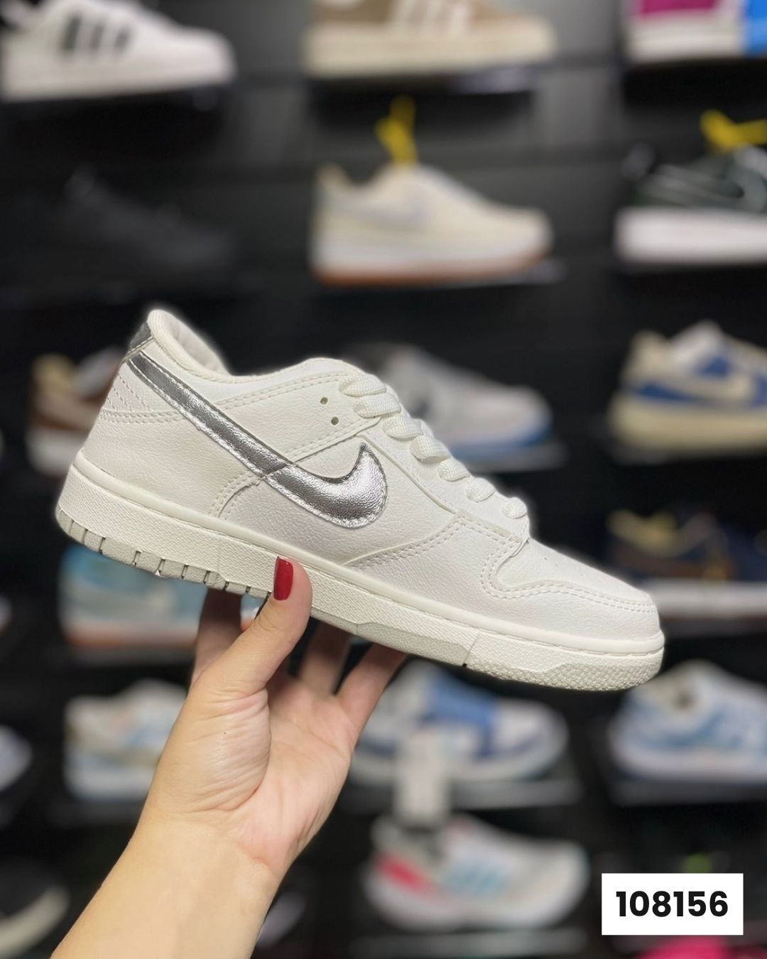 Nike Dunk Low SB Branco e Prata